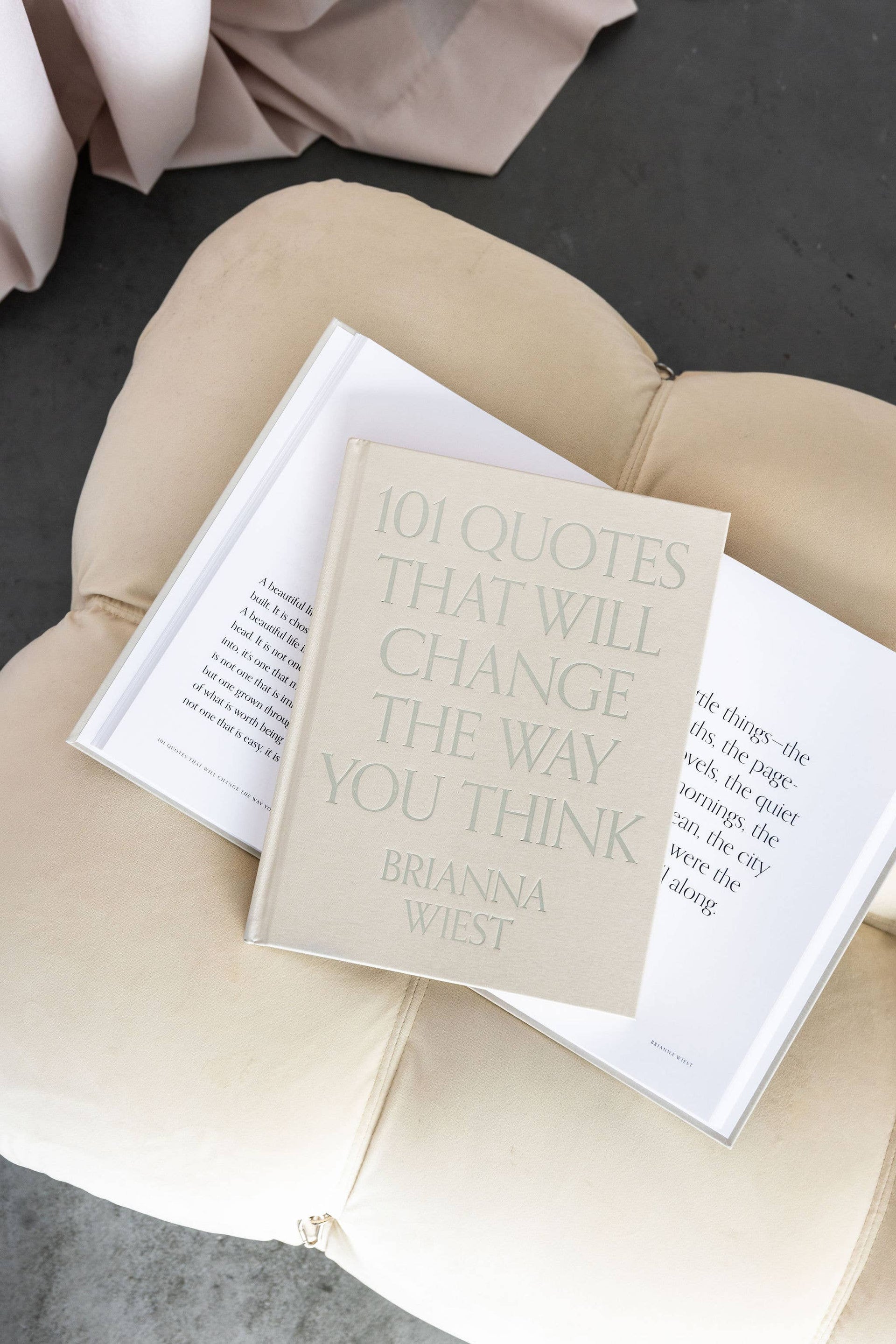 Thought Catalog - 101 Quotes That Will Change The Way You Think - table book